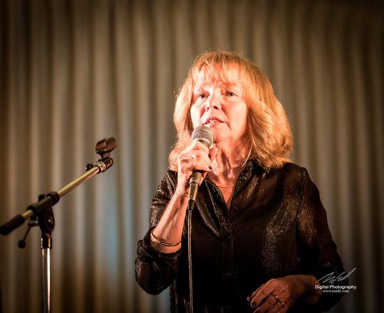 2019-06-22 Jan sings Karen Carpenter June 2019-0132