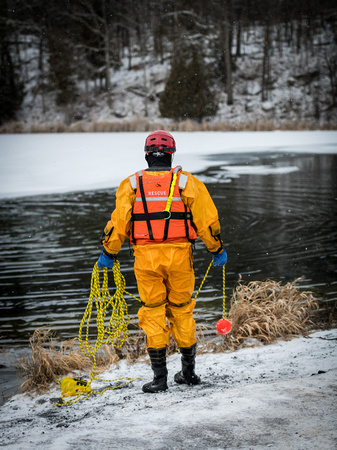 2025-01-05 SFFR Ice Water Rescue Training-0127