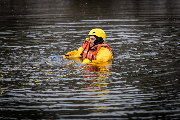 2025-01-05 SFFR Ice Water Rescue Training-0103