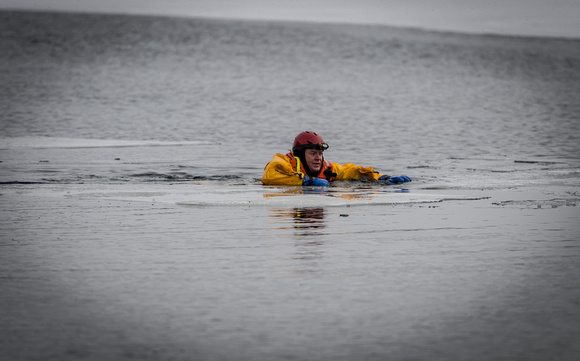 2025-01-05 SFFR Ice Water Rescue Training-0108