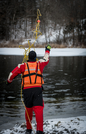 2025-01-05 SFFR Ice Water Rescue Training-0102