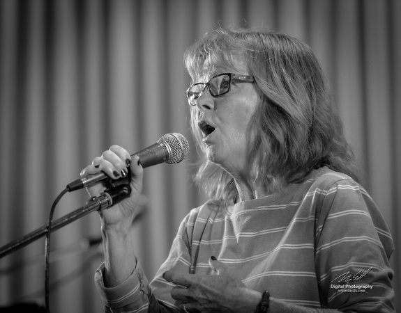 2019-06-22 Jan sings Karen Carpenter June 2019-0102-2