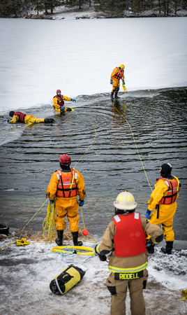 2025-01-05 SFFR Ice Water Rescue Training-0133