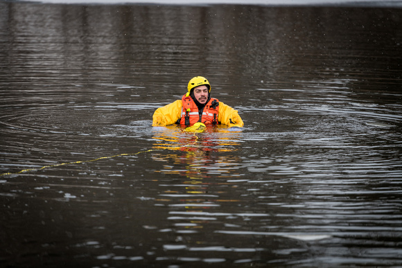 2025-01-05 SFFR Ice Water Rescue Training-0101